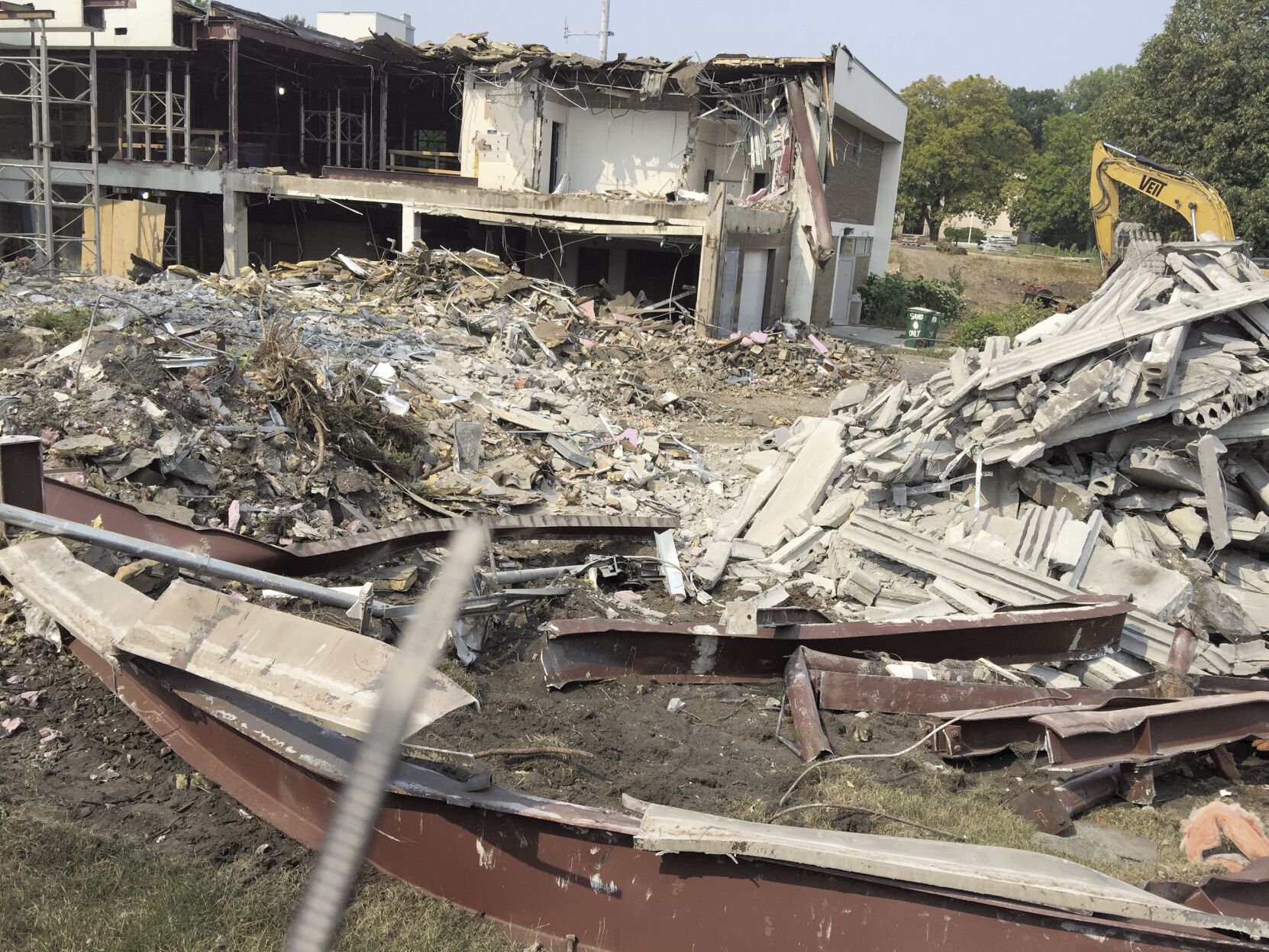 P212STApdBuildingRazed4.jpg